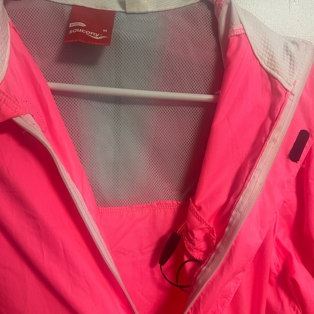 Women's Saucony Running Jacket - Picture 2 of 4